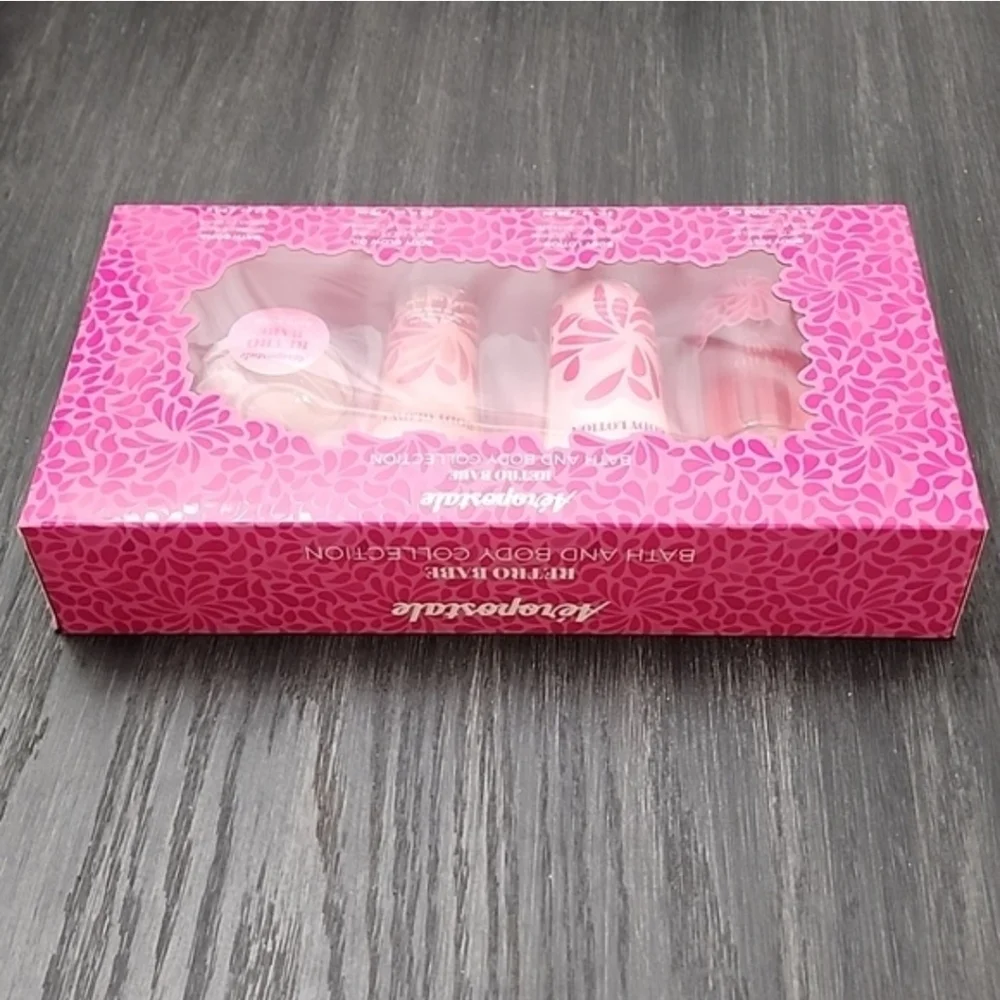 Aeropostale Retro Babe Bath and Body Collection 4 Piece Set - New In Box